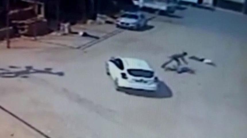 Trafik Polisinin 3 Kişiyi &Ouml;ld&uuml;rmesi Kamerada