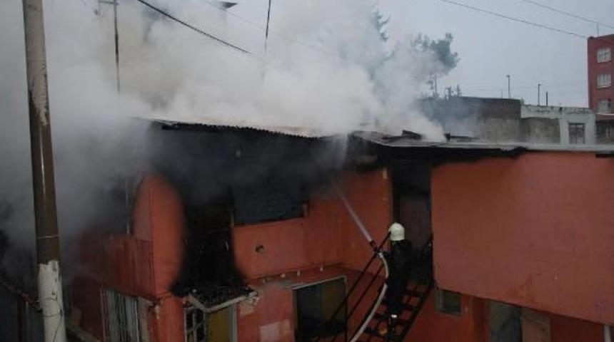 Metruk Evde Korkutan Yangın