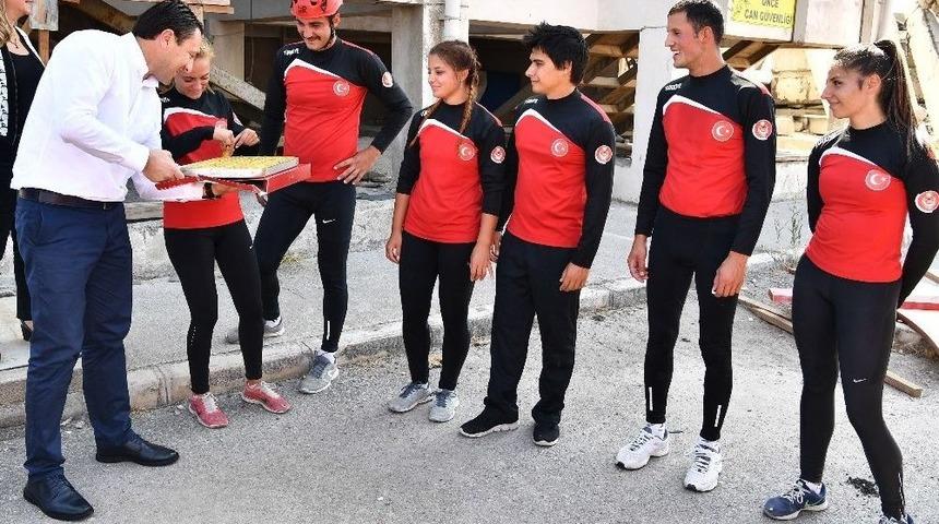 İtfaiyecilere Tatlı S&uuml;priz