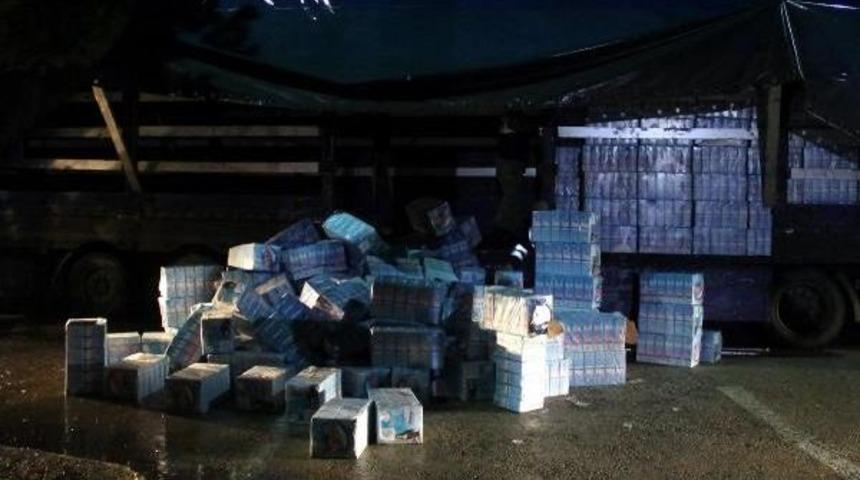 Deterjan Kutularına Gizlenmiş 200 Bin Paket Sigara Ele Ge&ccedil;irildi