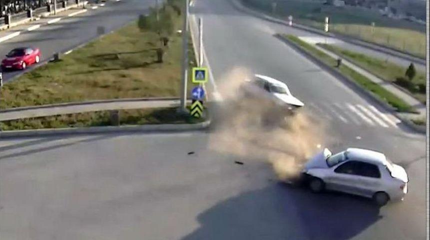 Samsun&rsquo;da Trafik Kazaları Mobese Kameralarına Yansıdı