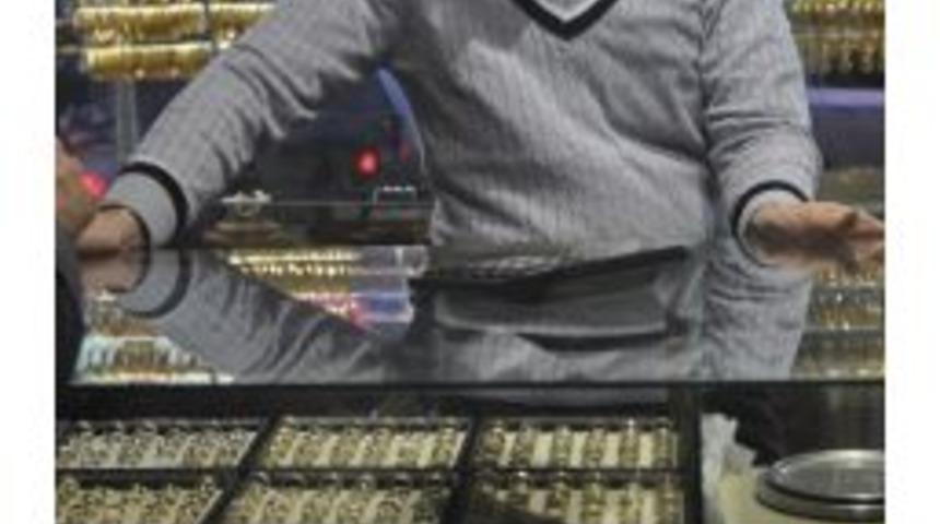 D&uuml;zce Kuyumcular Odası Başkanı Serkan Sezen;