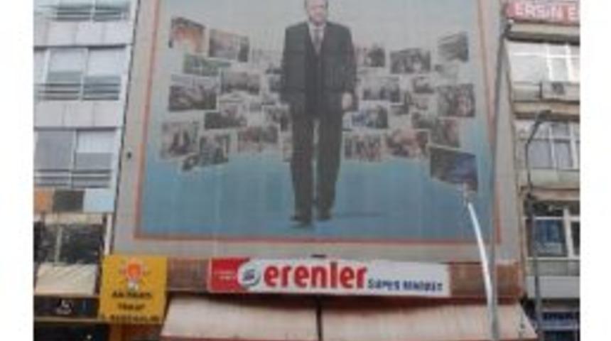 Ak Parti&rsquo;li &Ccedil;elik, &rsquo;erdoğan Posteri&rsquo; Eleştirilerine Cevap Verdi