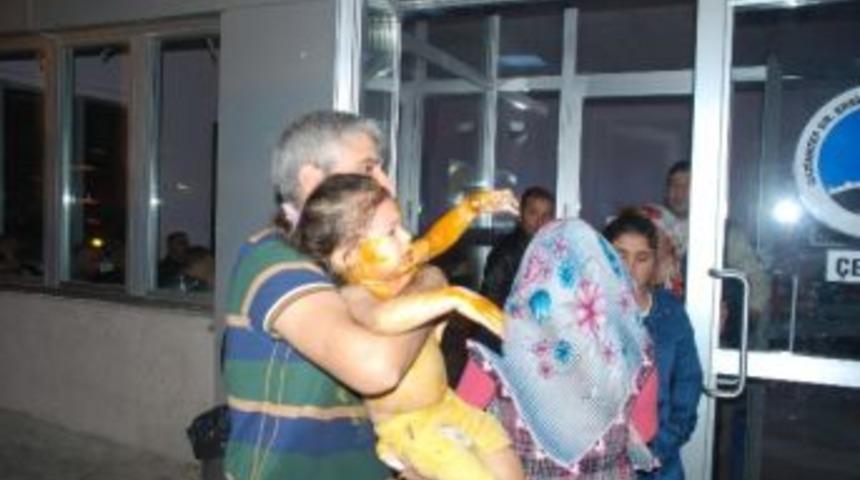 K&uuml;&ccedil;&uuml;k &Ccedil;ocuğun &Uuml;st&uuml;ne Kaynar Su D&ouml;k&uuml;ld&uuml;