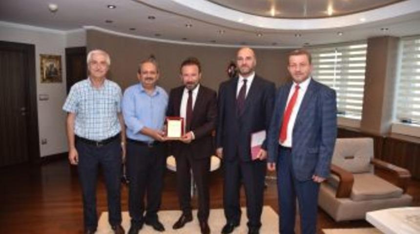 Rahmet Cami Y&ouml;netiminden Başkan Doğan&rsquo;a Ziyaret