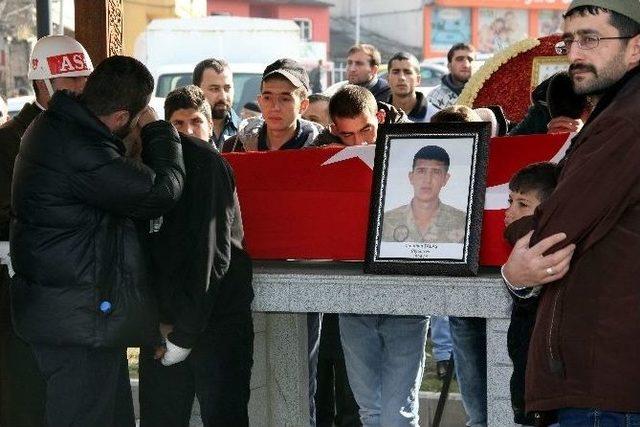Kışlada Bıçaklanan Asker 40 Gün Sonra Hayatını Kaybetti