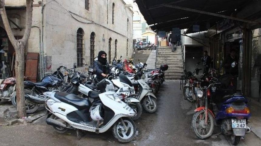 Vatandaşlar, Park &Uuml;creti &Ouml;dememek İ&ccedil;in Her T&uuml;rl&uuml; Yolu Deniyor