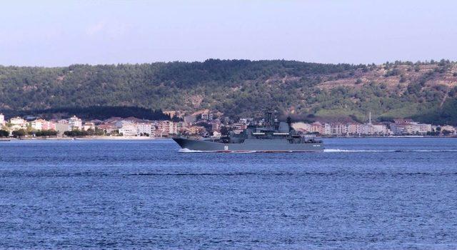 Rus Savaş Gemisi Çanakkale Boğazı’ndan Geçti