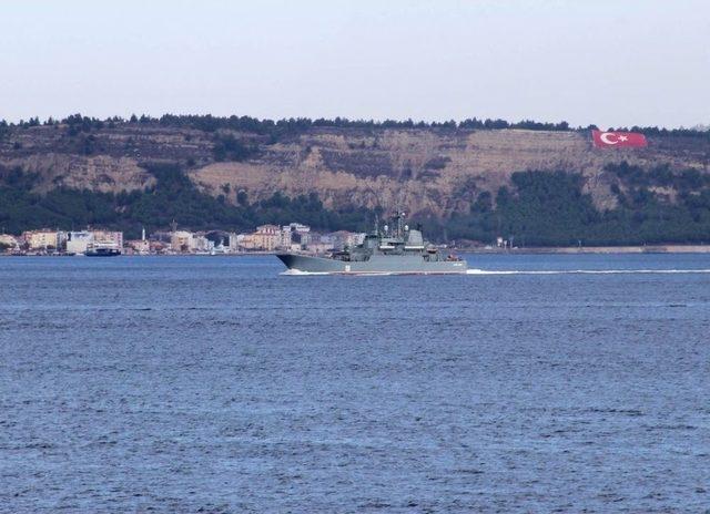 Rus Savaş Gemisi Çanakkale Boğazı’ndan Geçti