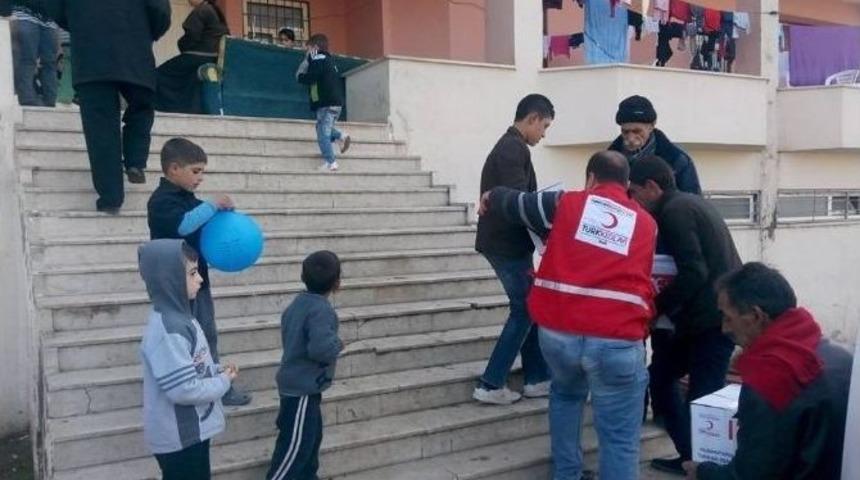 T&uuml;rk Kızılayı Batman Şubesi, 70 Yezidi Aileye Gıda Yardımında Bulundu