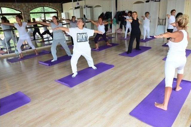 Bodrum Belediyesi, Pilates Ve Yoga Eğitimlerine Başladı