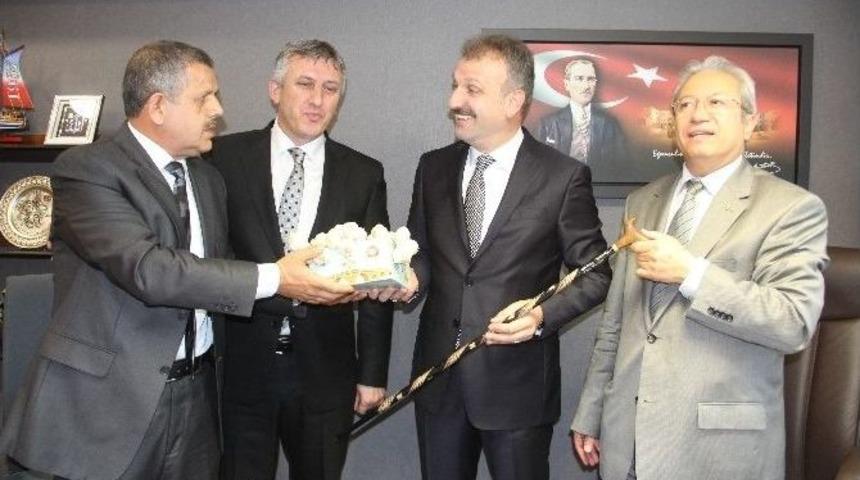 Karadenizlilerden Oktay Saral&rsquo;a Ziyaret