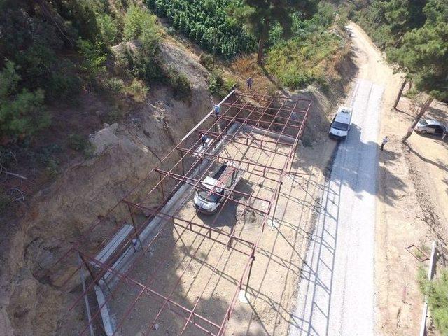 Alaşehir Belediyesi &Uuml;reticinin Yanında 2