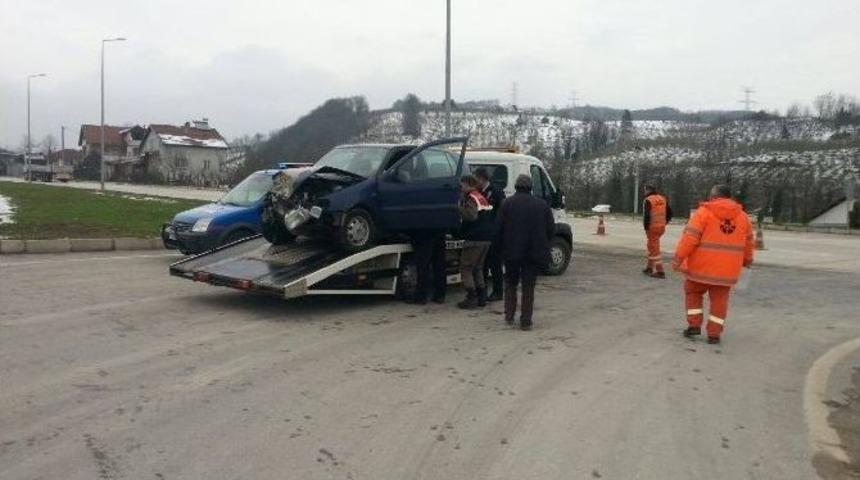 D&uuml;zce&rsquo;de Trafik Kazası 9 Yaralı