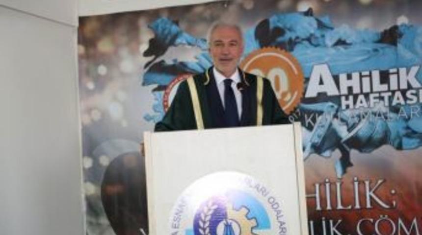 Kamil Sara&ccedil;oğlu: Esnaf Başımızın Tacı