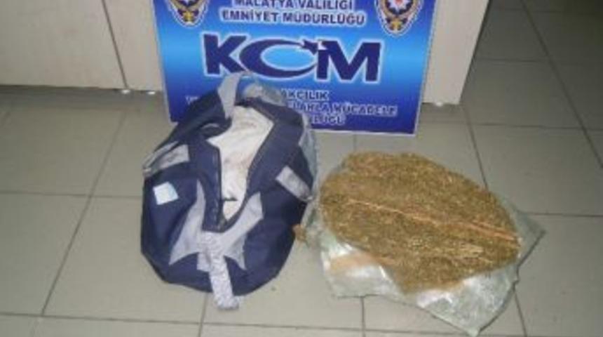 5,7 Kilo Esrar Ele Ge&ccedil;irildi