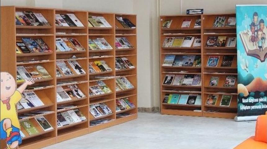 K&uuml;t&uuml;phaneler &Ouml;ğrencilere G&ouml;z Kırpıyor