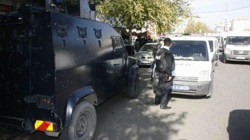 &Ouml;ğrenciler Arasında &rsquo;kız&rsquo; Kavgası: 2 Yaralı