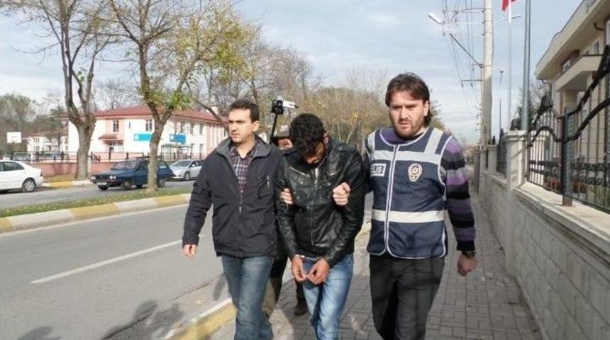 Kendilerini Polis Diye Tanıtan Dolandırıcılar Yakalandı