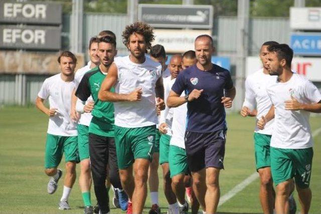 Bursaspor'a Vali İzzettin Küçük'ten Moral Ziyareti