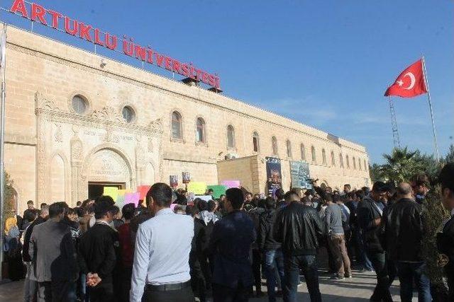 Akademisyen Ve &Ouml;ğrencilerden Yolsuzluk A&ccedil;ıklaması 1