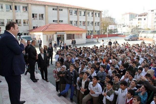 Başkan Kadıoğlu &Ouml;ğrencilere Aşure İkram Etti 1