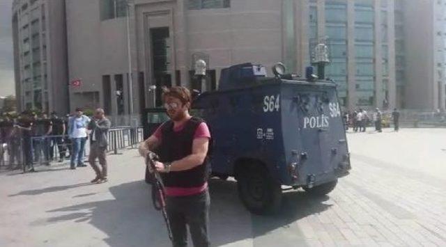 &nbsp;İstanbul Adalet Sarayı &Ouml;n&uuml;nde Silahlı Kavga (2) 1