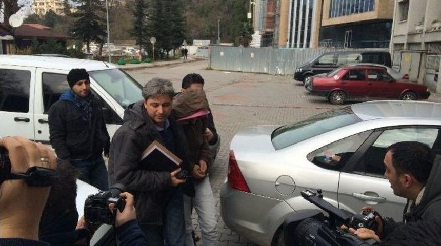 &Ccedil;aldığı L&uuml;ks Ara&ccedil;la Kız Arkadaşını Gezdiren Zanlı Tutuklandı