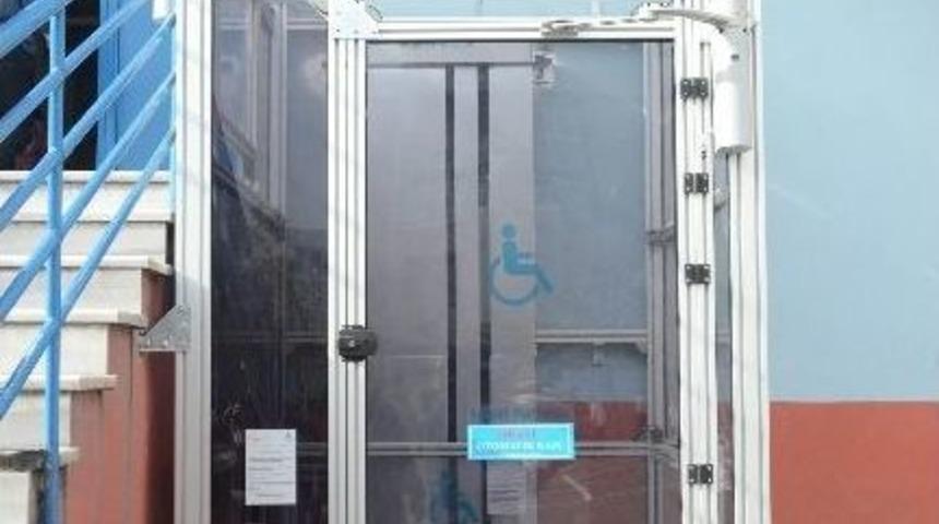 Beylikd&uuml;z&uuml;&rsquo;nde Engelli Asans&ouml;rleri &Ouml;ğrencilerin Hizmetine Girdi