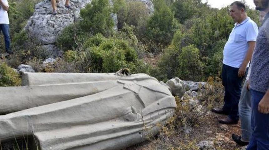 Atatürk Heykeliyle Ilgili Soruşturmada Ek Gözaltı Süresi