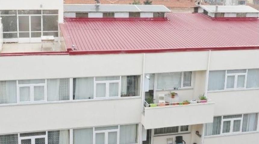 Hayatını Hi&ccedil;e Sayarak &Ccedil;alıştı