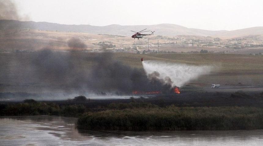 Mogan G&ouml;l&uuml;&rsquo;nde Sazlık Alanda Yangın