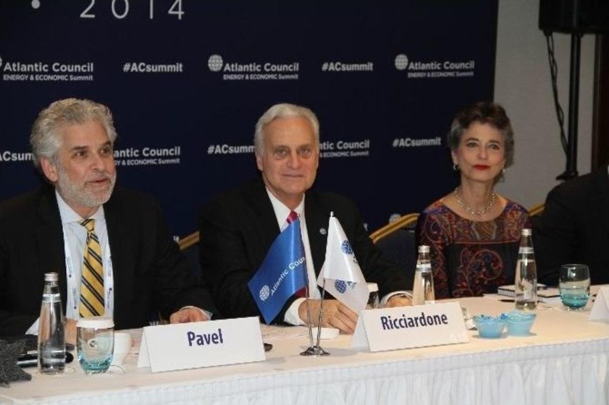 Zirvesi &Ouml;ncesi Yuvarlak Masa Toplantısı