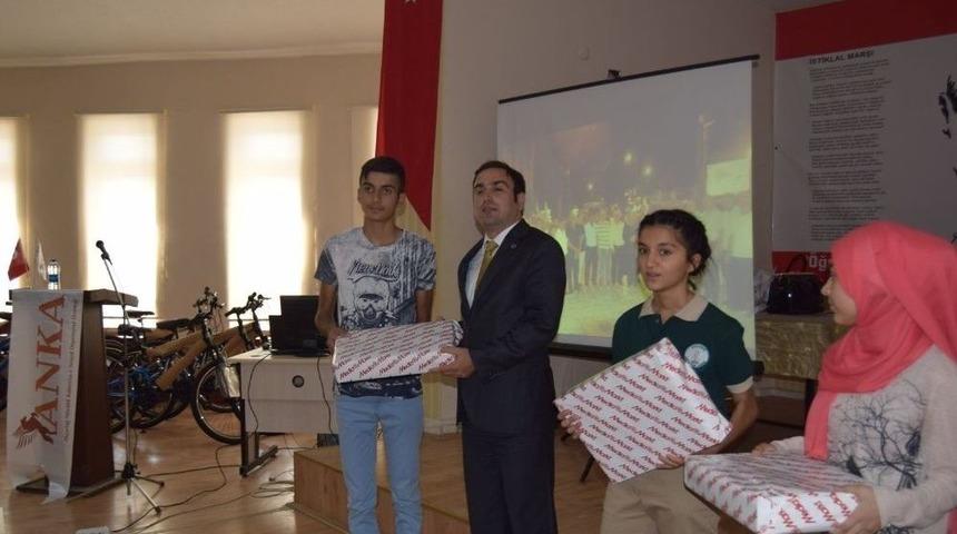 Teog&rsquo;da Başarılı Olan &Ouml;ğrenciler &Ouml;d&uuml;llendirildi