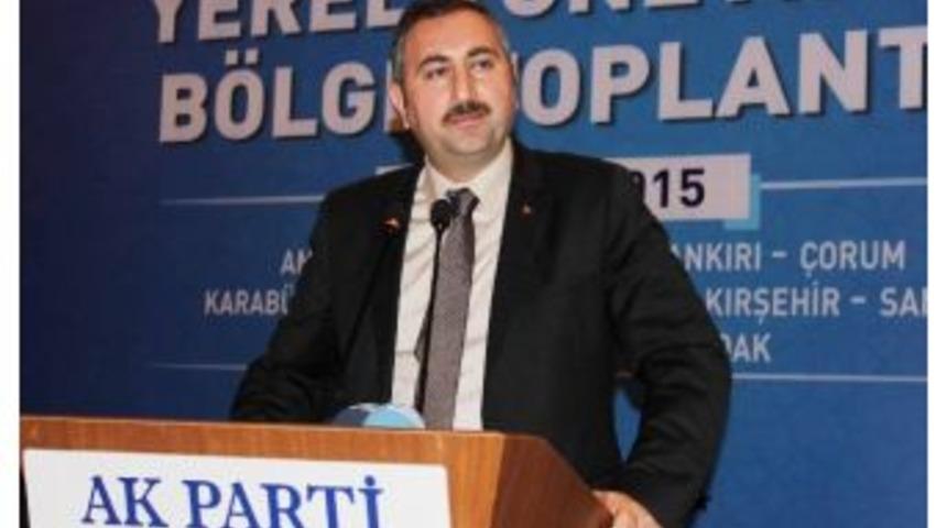 Ak Parti Genel Başkan Yardımcısı G&uuml;l&rsquo;den T&uuml;siad&rsquo;a Eleştiri