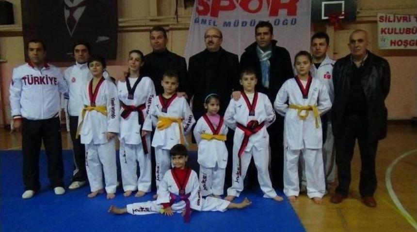 Gen&ccedil; Sporcular Yeni Kuşaklarını Aldı