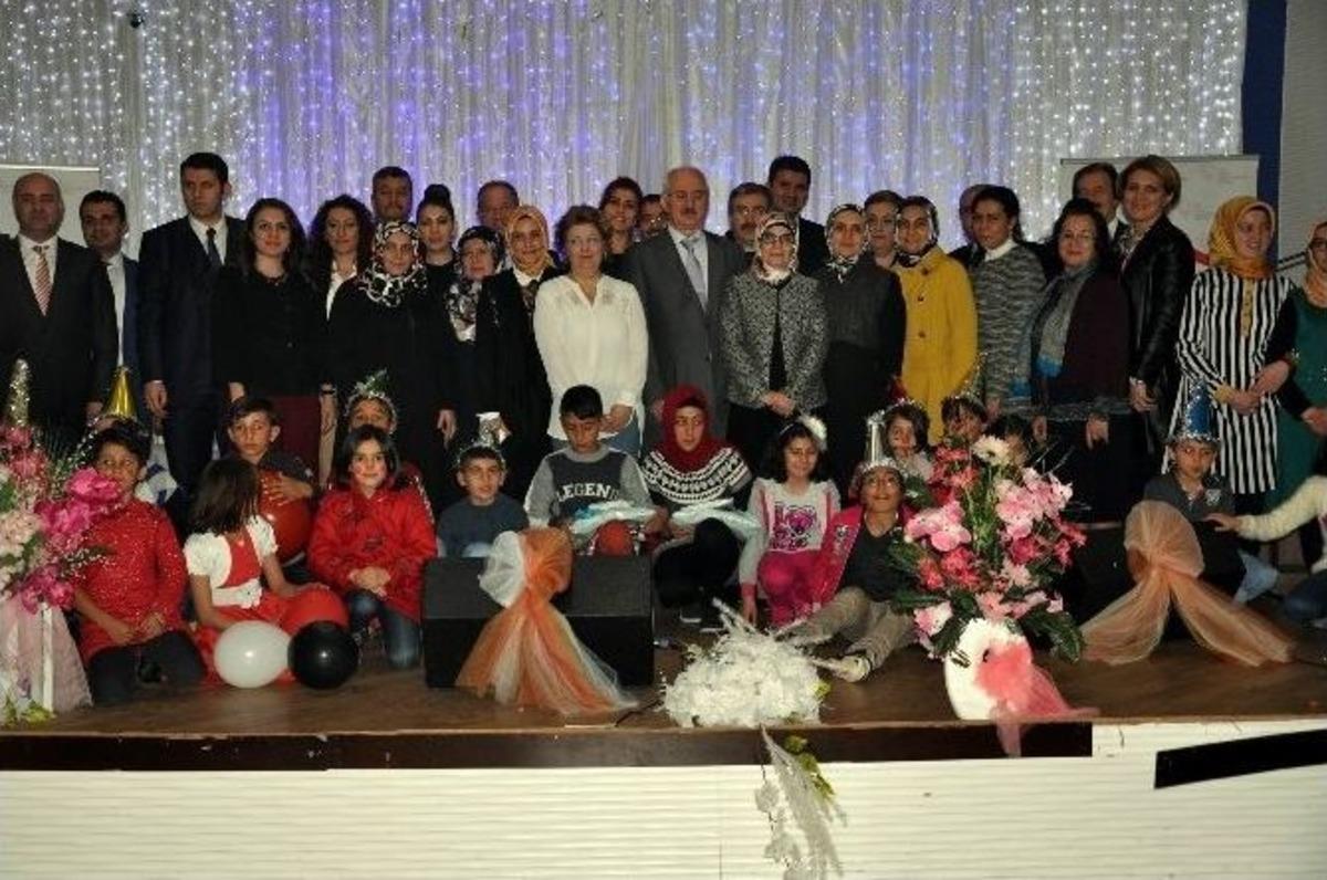 Sevgi Evlerinde Kalan &Ccedil;ocuklar İ&ccedil;in Doğum G&uuml;n&uuml; Partisi