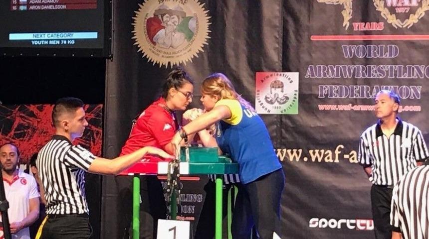 D&uuml;nya Bilek G&uuml;reşinde Hk&uuml;&rsquo;l&uuml; &Ouml;ğrencinin B&uuml;y&uuml;k Başarısı