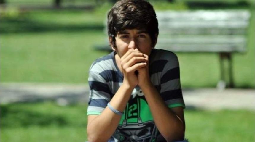 Arkadaşına Attığı Şiş Sırtından Girip, Kalbinden &Ccedil;ıktı