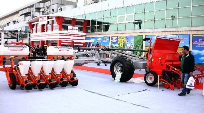 T&uuml;rkiye&rsquo;den Rusya&rsquo;ya &Ouml;zel Tarım Makinesi