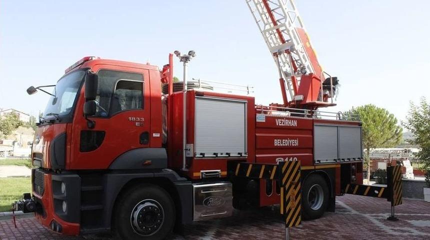 Vezirhan Belediyesi Ara&ccedil; Filosuna Sıfır İtfaiye Aracı Ekledi