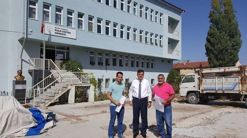 Pazaryeri’nde Halk Eğitim Merkezi Çevre Düzenleme Çalışmaları Başladı