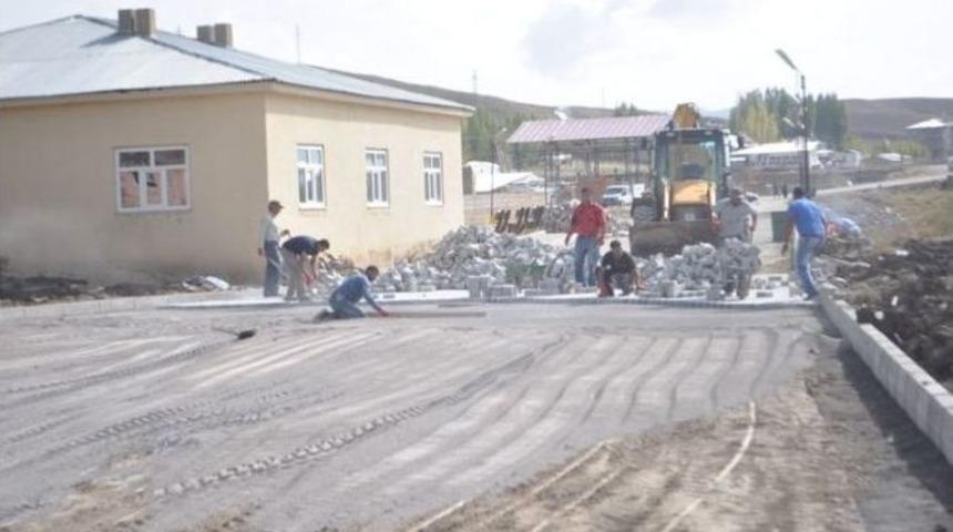 &Ouml;zalp Belediyesi&rsquo;nin Yol &Ccedil;alışmaları