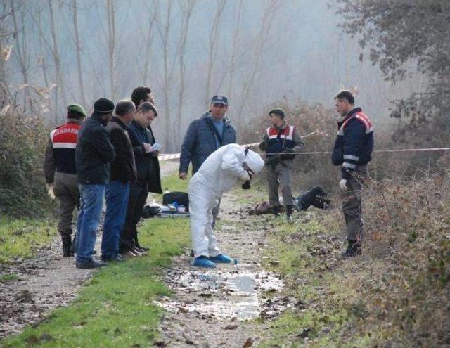 Taksi Şoförünün Tarlada Cesedi Bulundu