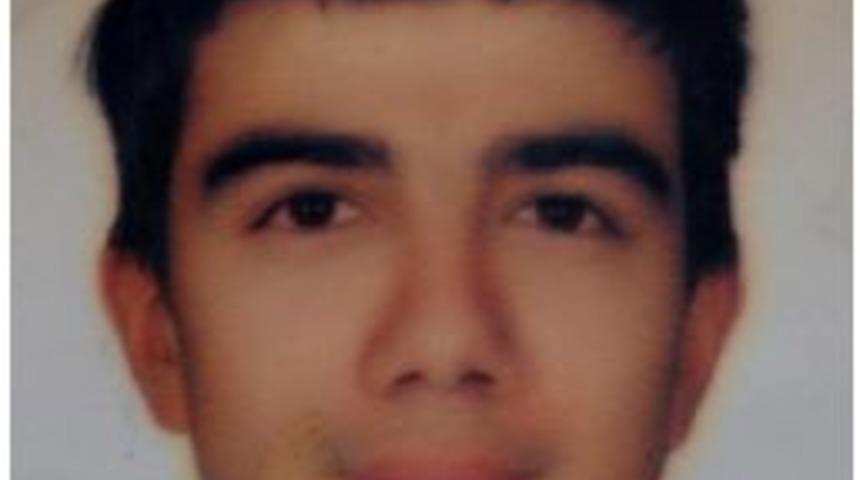 Baraj G&ouml;l&uuml;'nde Kayık Battı Baba Kurtuldu, Oğlu Suda Kayboldu