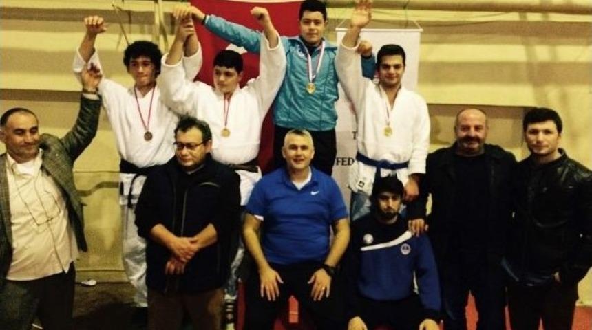 B&uuml;y&uuml;kşehir, Komşuda Madalya Bırakmadı