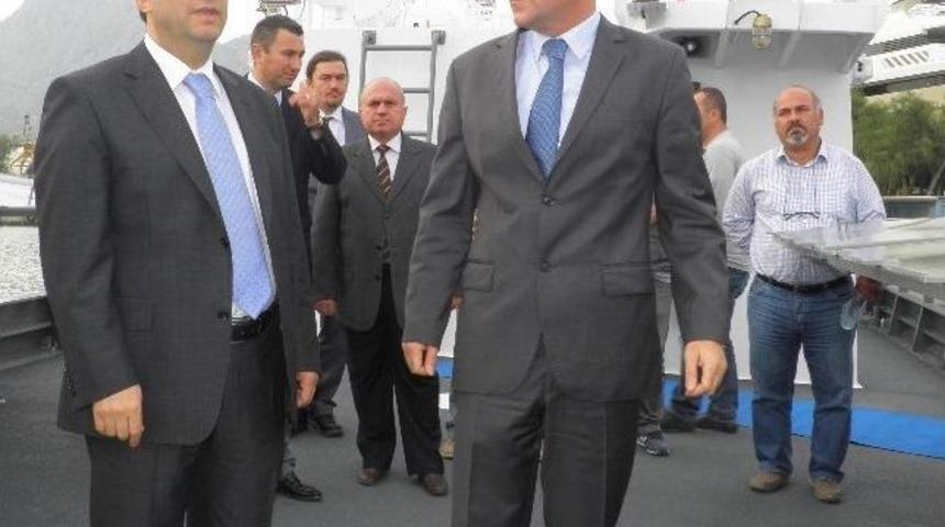 Vali T&uuml;rker Asbaş Y&ouml;netim Kurulu Toplantı&rsquo;sına Katıldı