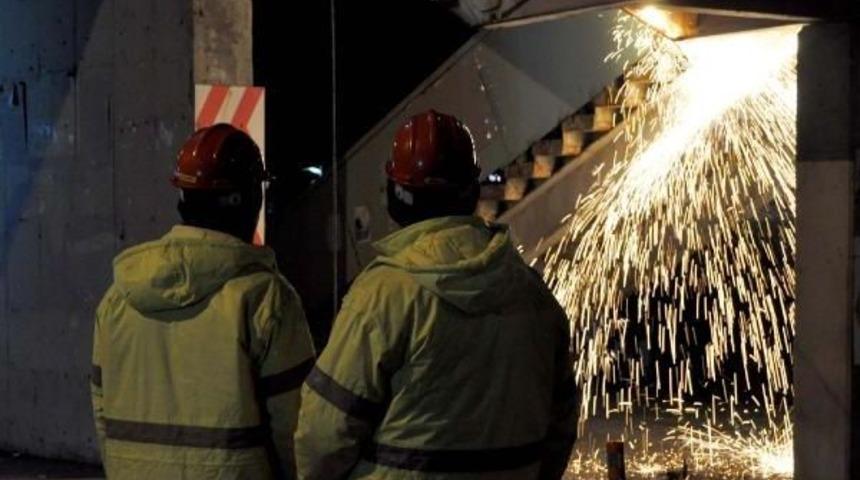 Ayazağa'ndaki Yaya &Uuml;st Ge&ccedil;idi Kaldırılma &Ccedil;alışmalarına Başlandı
