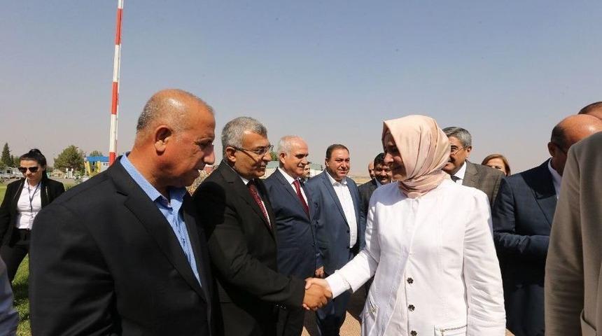 Aile Bakanı Kaya, Gaziantep&rsquo;te Engelli &Ouml;ğrencilerle Bir Araya Geldi