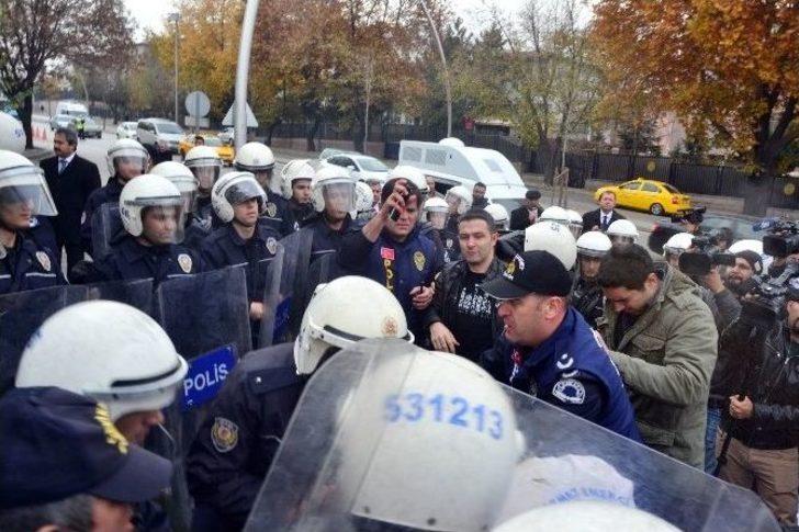 Meclis Önünde Arbede G4